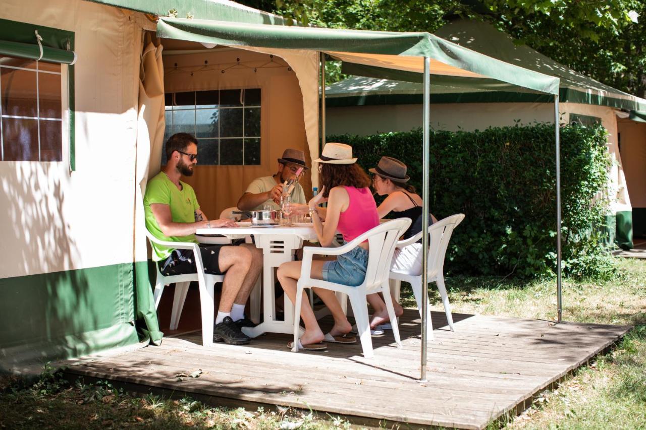 Camping Le Pre Morjal Ispagnac Exterior foto