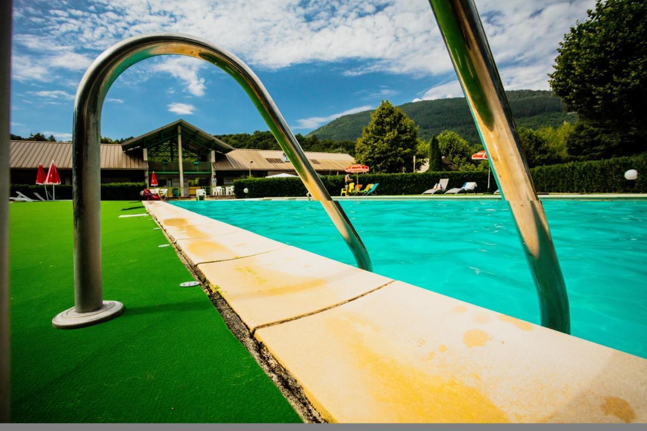 Camping Le Pre Morjal Ispagnac Exterior foto